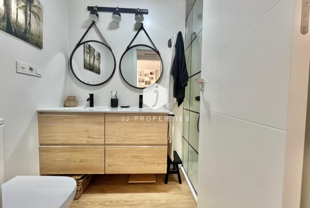 Tweedehands - Appartement / flat -
Torrevieja - Calas blanca