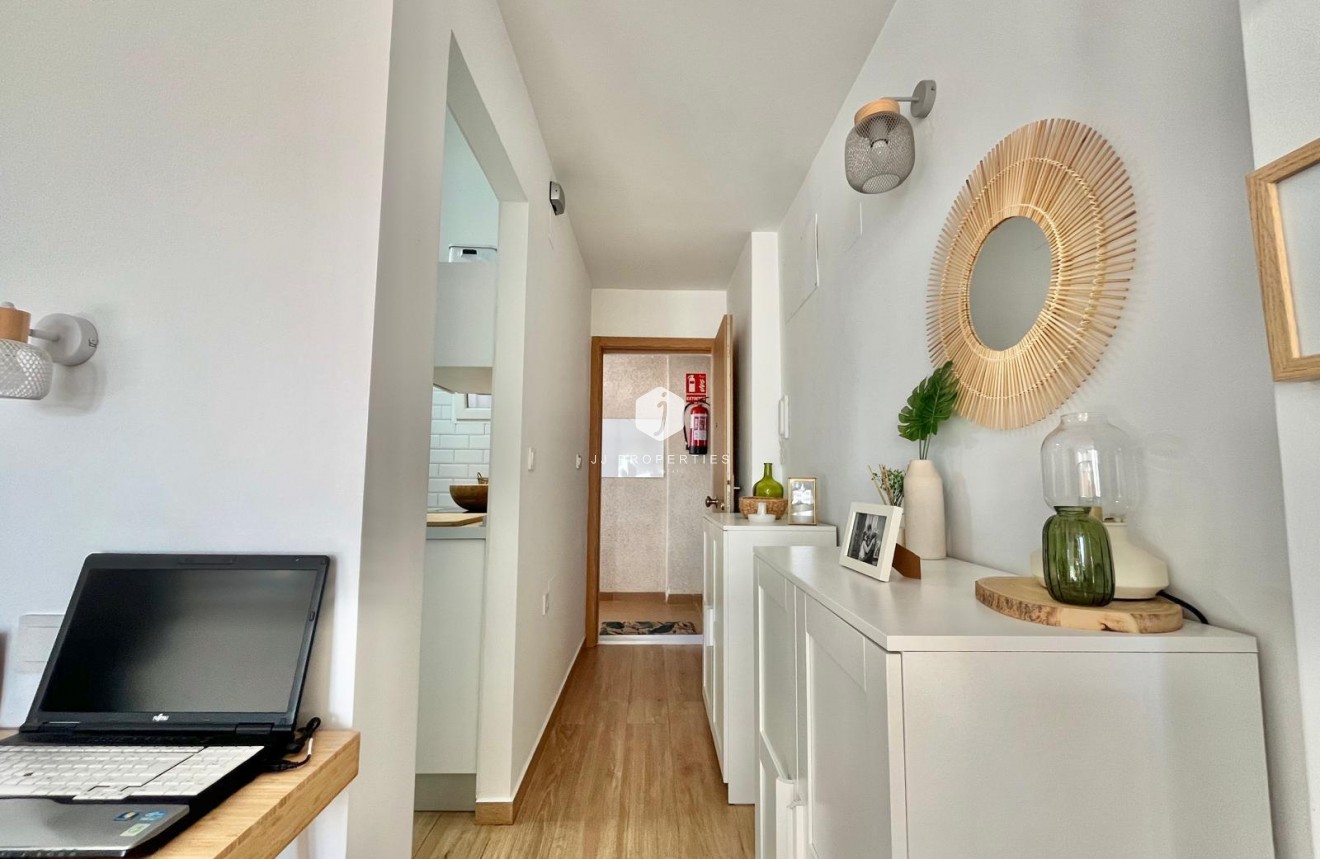 Tweedehands - Appartement / flat -
Torrevieja - Calas blanca