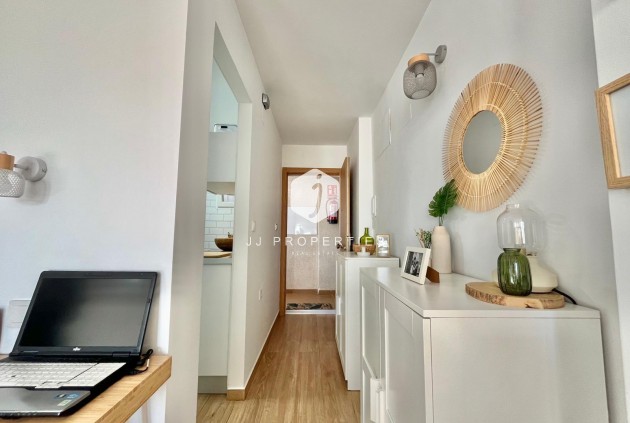 Tweedehands - Appartement / flat -
Torrevieja - Calas blanca