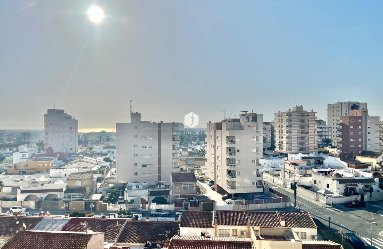 Tweedehands - Appartement / flat -
Torrevieja - Calas blanca