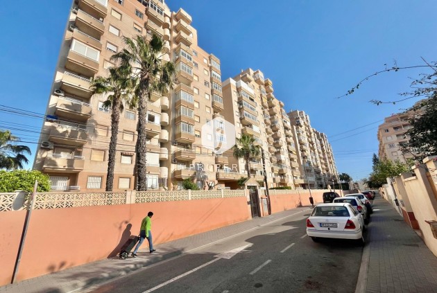 Tweedehands - Appartement / flat -
Torrevieja - Calas blanca