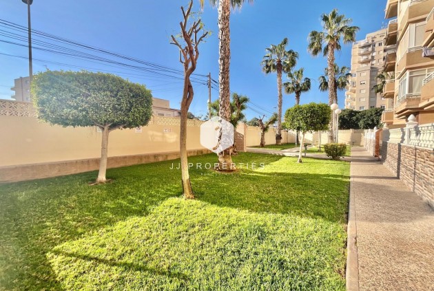 Tweedehands - Appartement / flat -
Torrevieja - Calas blanca