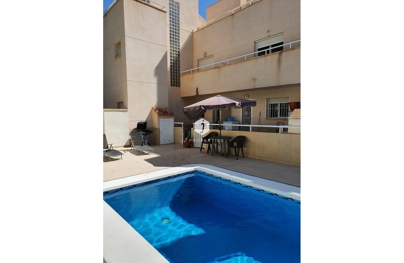 Tweedehands - Chalet -
Playa Flamenca - Costa Blanca