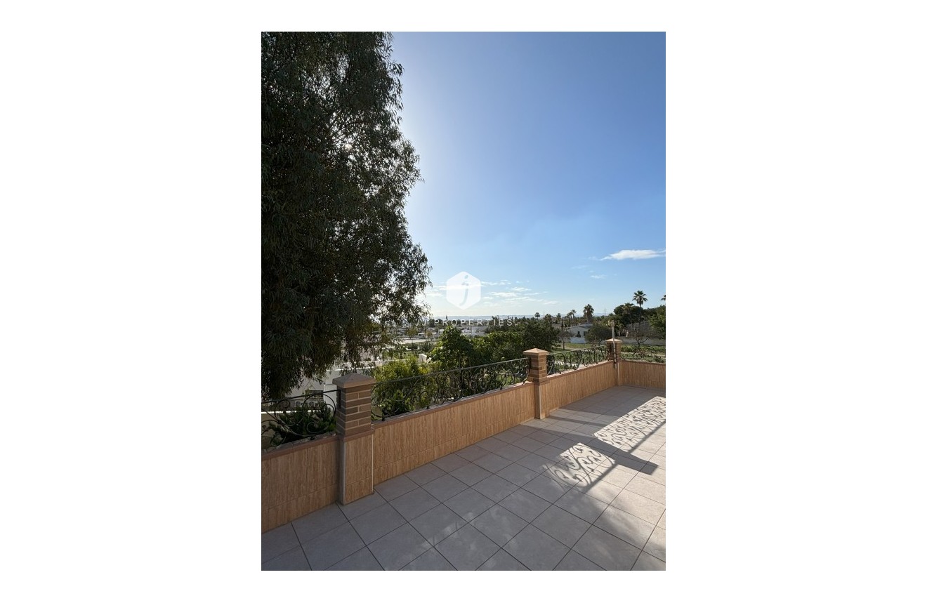 Tweedehands - Villa -
Ciudad Quesada - Costa Blanca