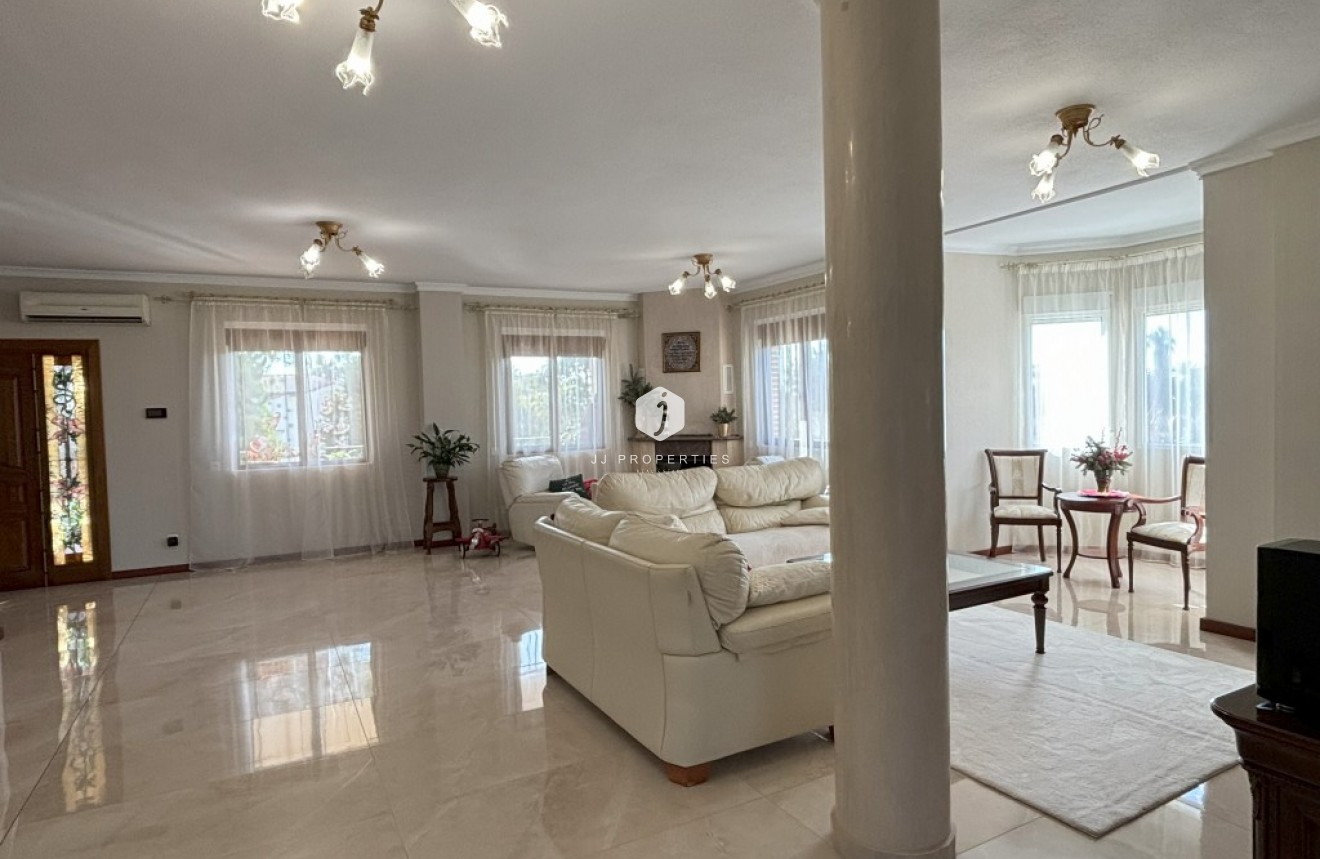 Tweedehands - Villa -
Ciudad Quesada - Costa Blanca