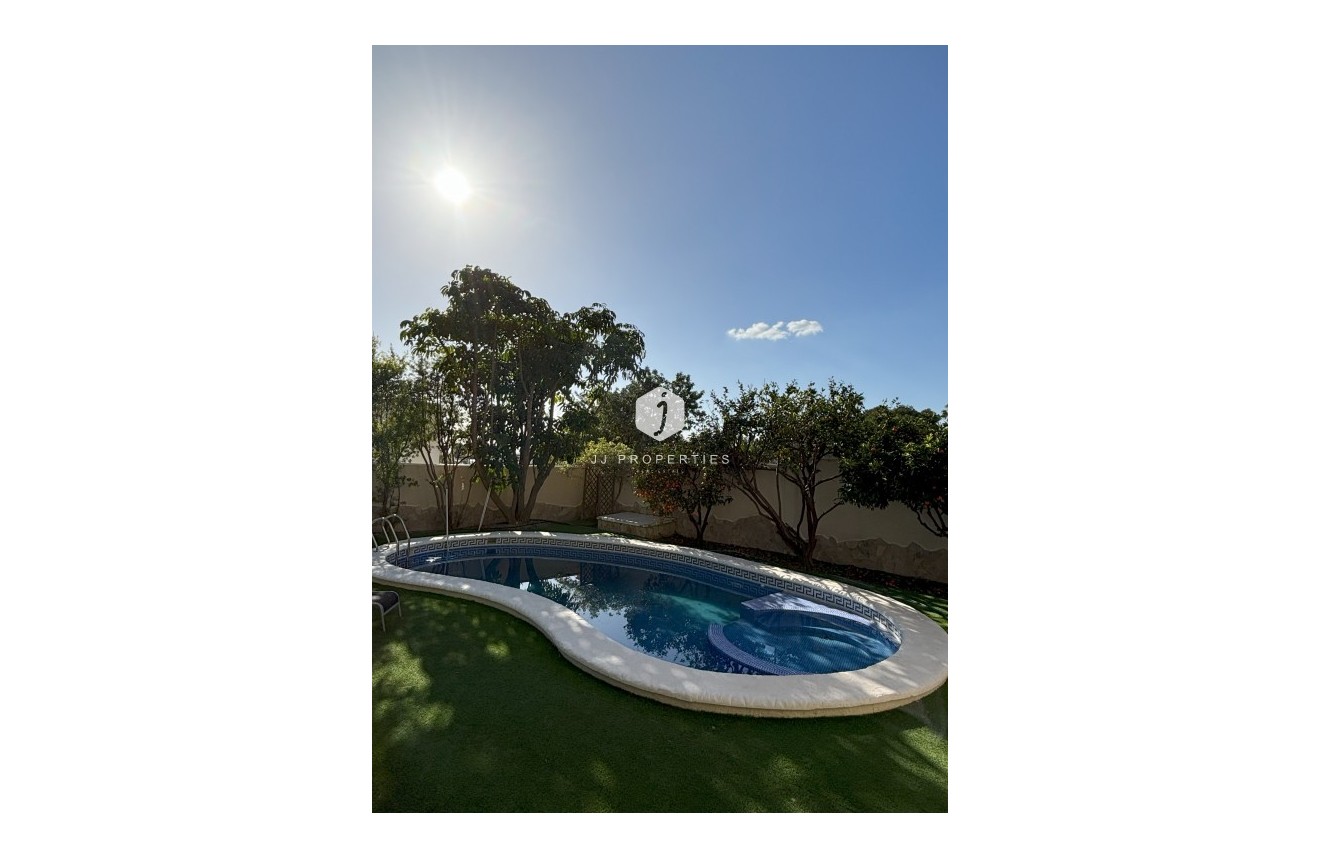 Tweedehands - Villa -
Ciudad Quesada - Costa Blanca