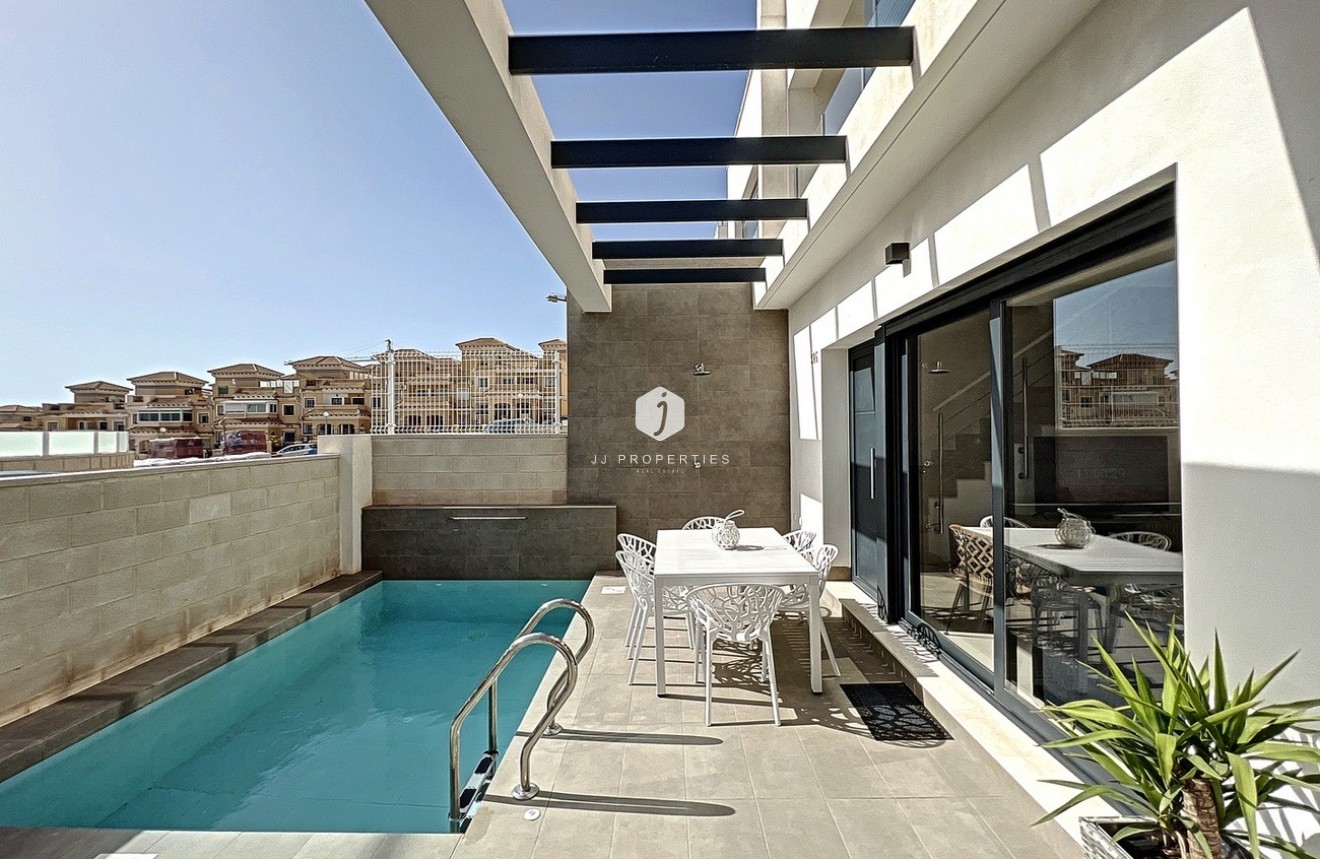 Tweedehands - Villa Penthouse -
Orihuela Costa - Costa Blanca