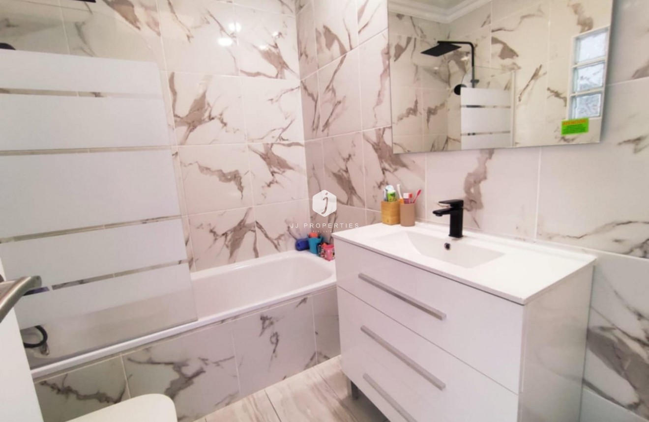 Tweedehands - Chalet -
Playa Flamenca - Costa Blanca