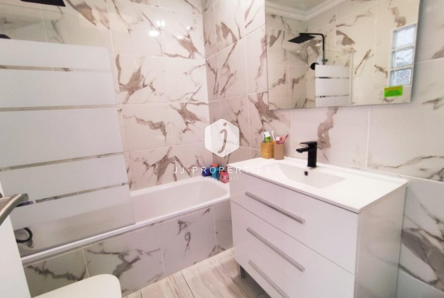 Tweedehands - Chalet -
Playa Flamenca - Costa Blanca