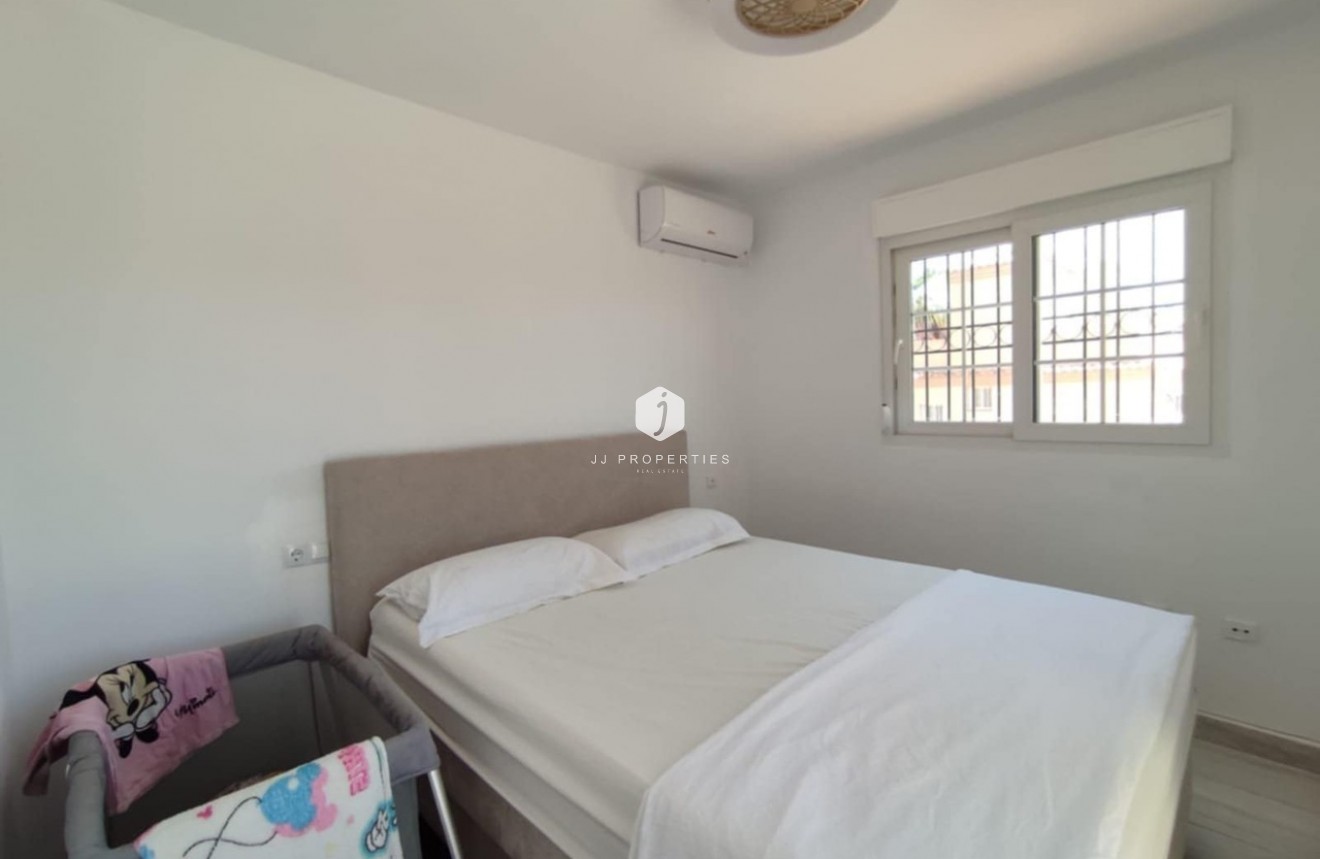 Tweedehands - Chalet -
Playa Flamenca - Costa Blanca