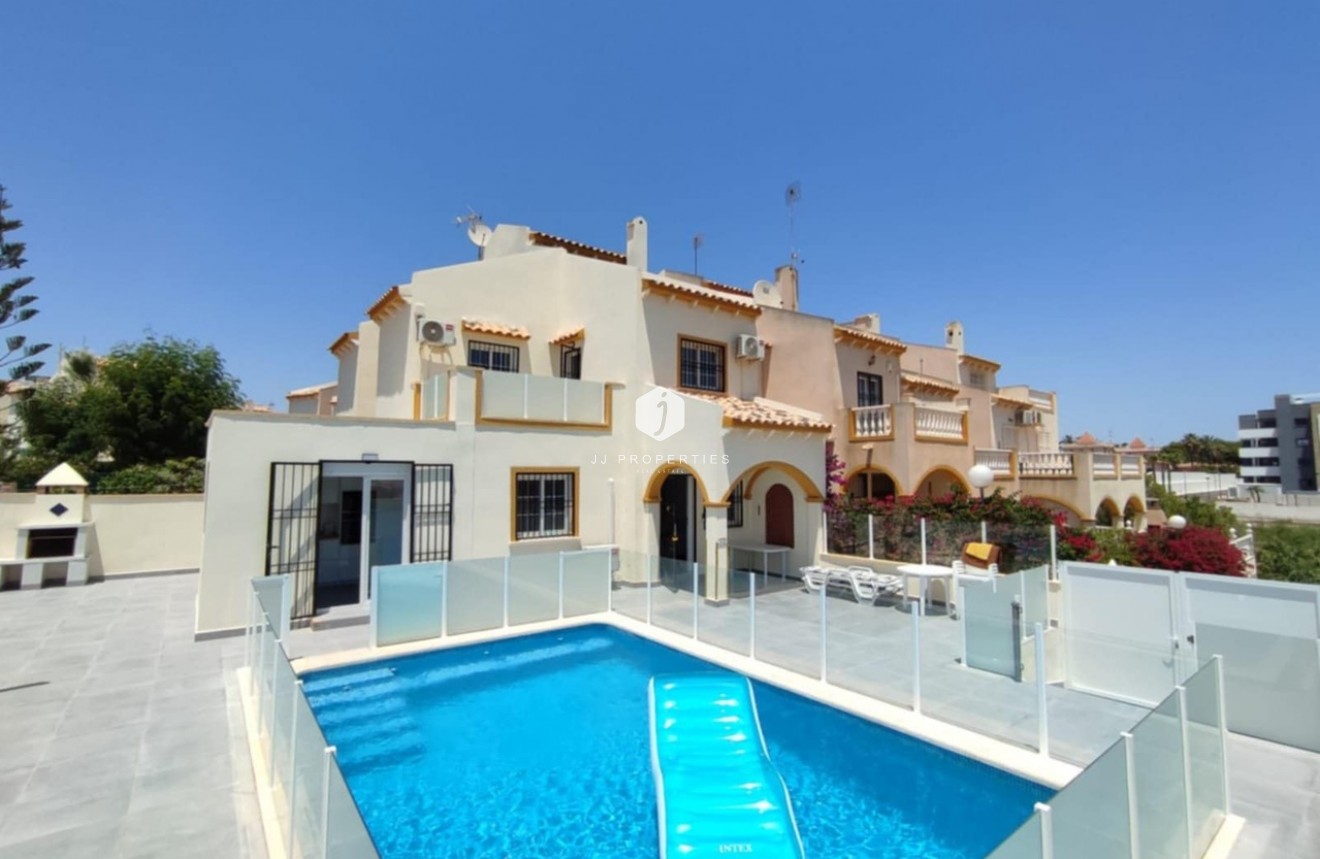 Tweedehands - Chalet -
Playa Flamenca - Costa Blanca