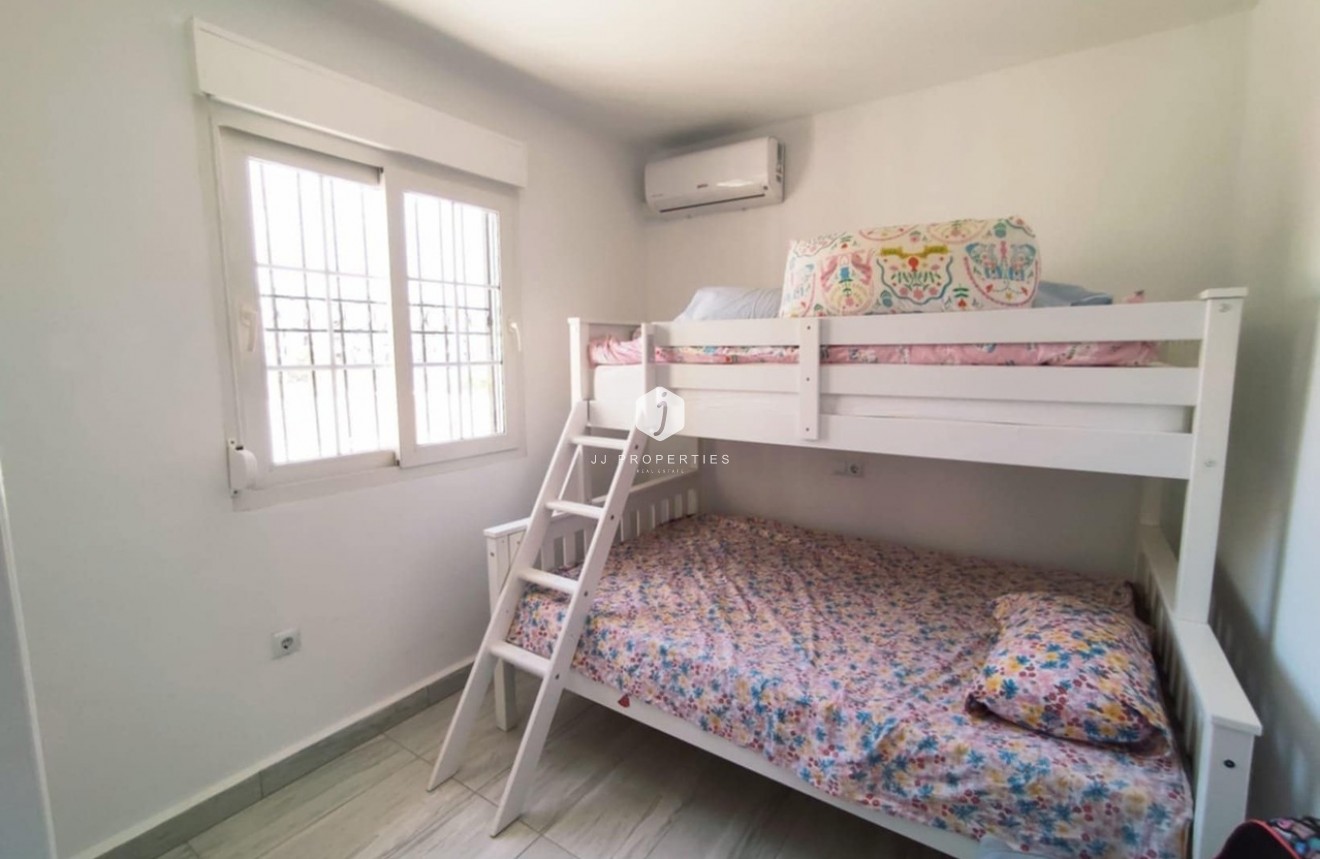 Tweedehands - Chalet -
Playa Flamenca - Costa Blanca