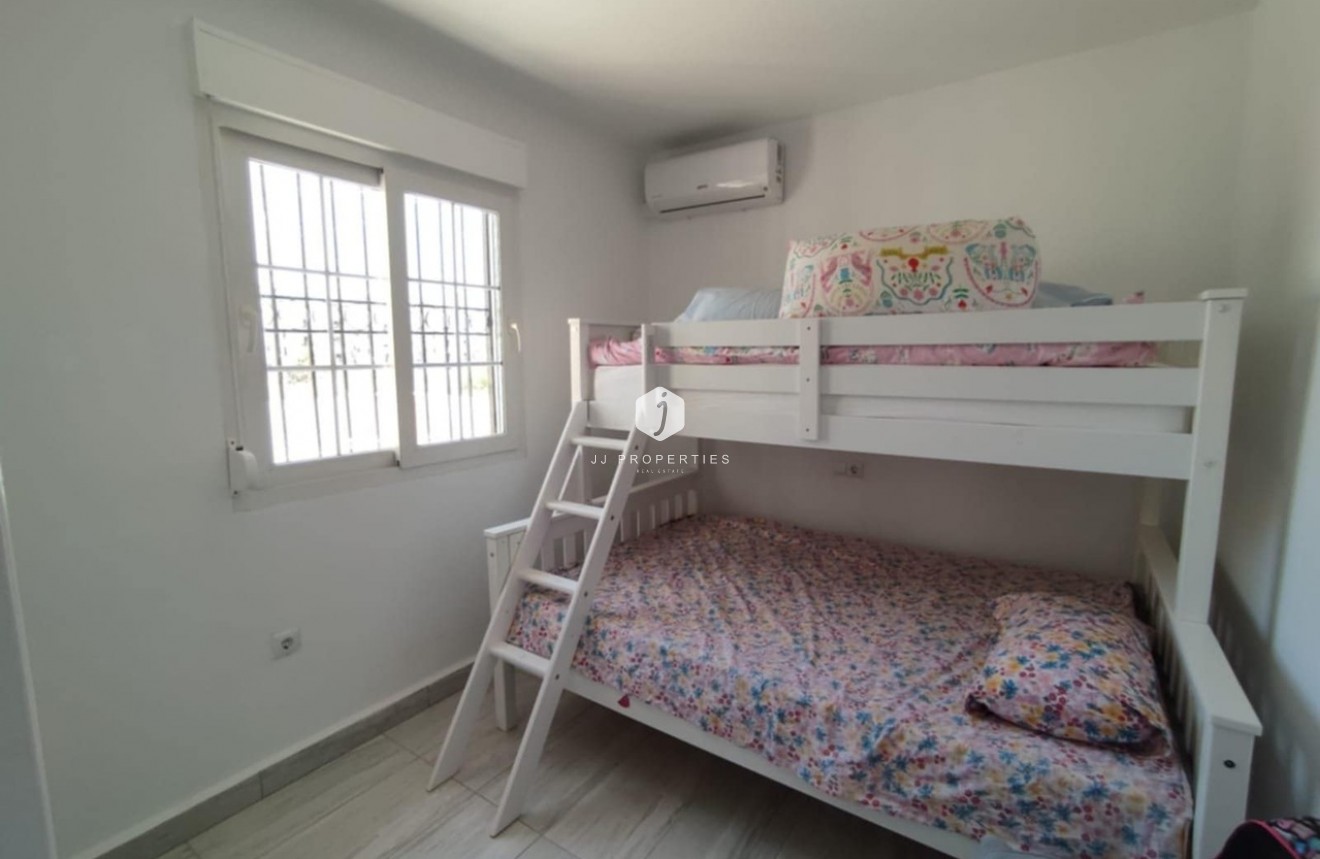 Tweedehands - Chalet -
Playa Flamenca - Costa Blanca