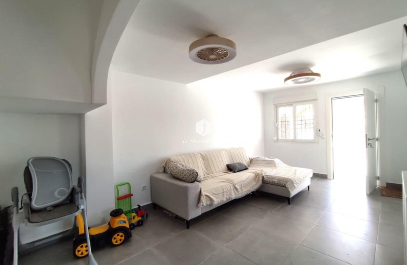 Tweedehands - Chalet -
Playa Flamenca - Costa Blanca