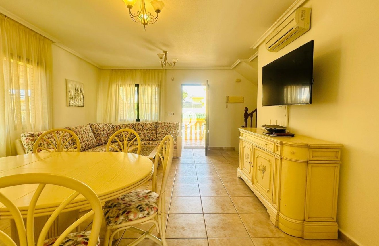 Tweedehands - Villa -
Orihuela Costa - PAU 8