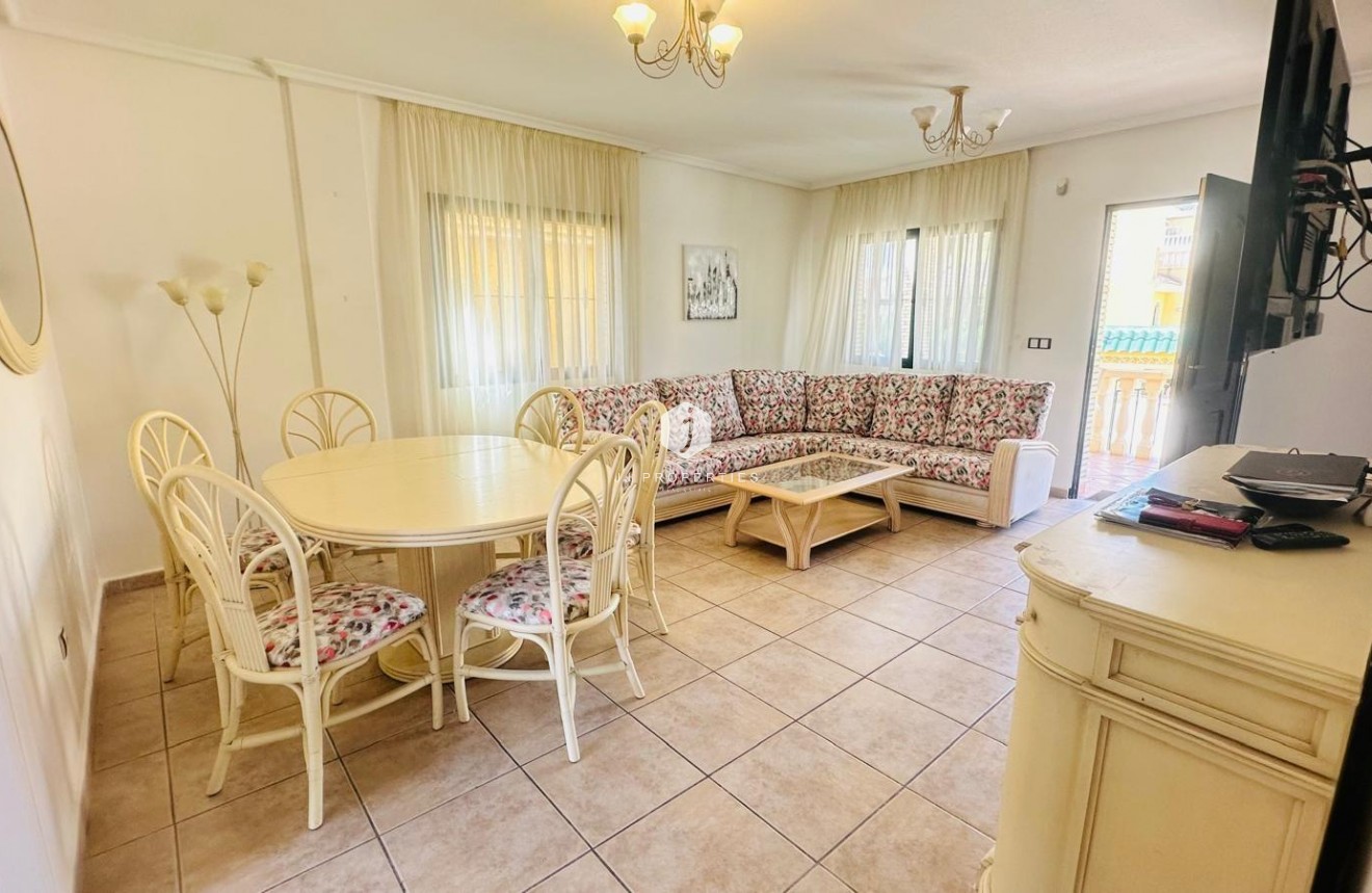 Tweedehands - Villa -
Orihuela Costa - PAU 8