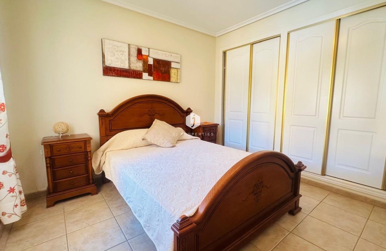 Tweedehands - Villa -
Orihuela Costa - PAU 8