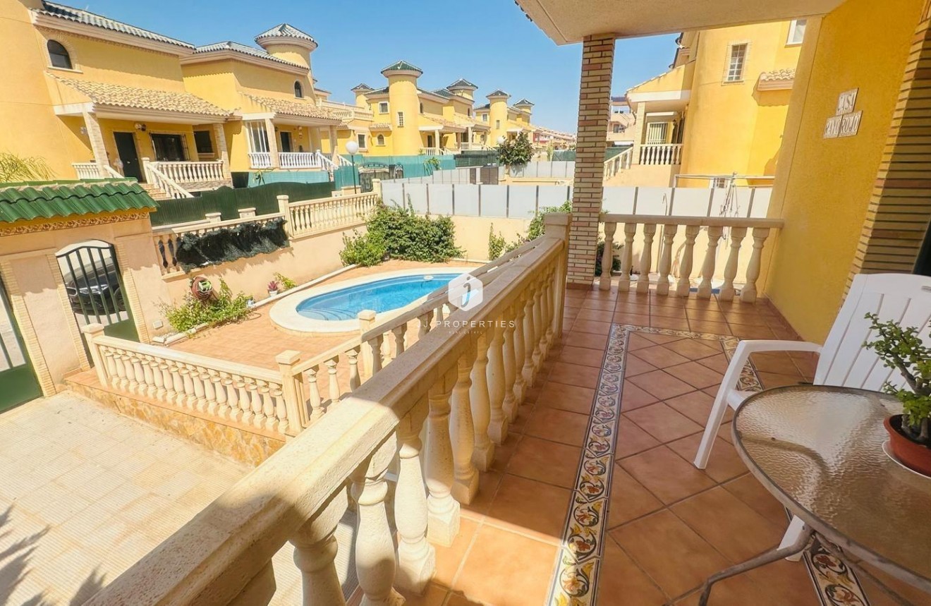 Tweedehands - Villa -
Orihuela Costa - PAU 8