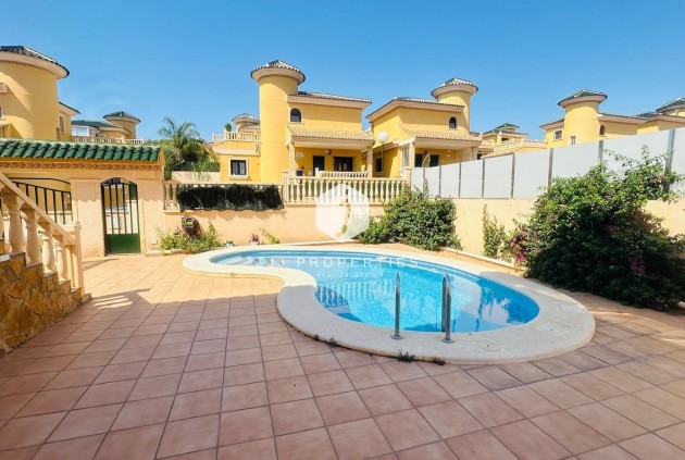 Tweedehands - Villa -
Orihuela Costa - PAU 8