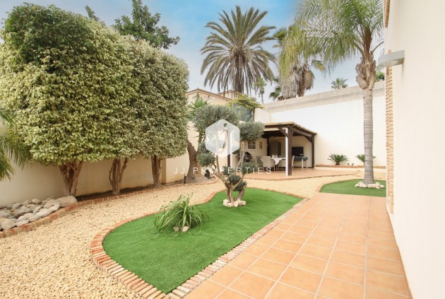 Tweedehands - Villa -
Torrevieja - Costa Blanca