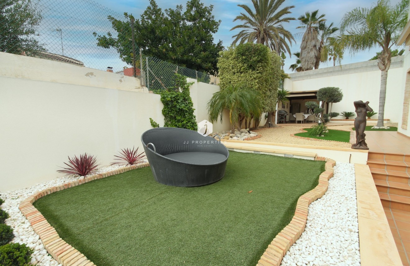 Tweedehands - Villa -
Torrevieja - Costa Blanca