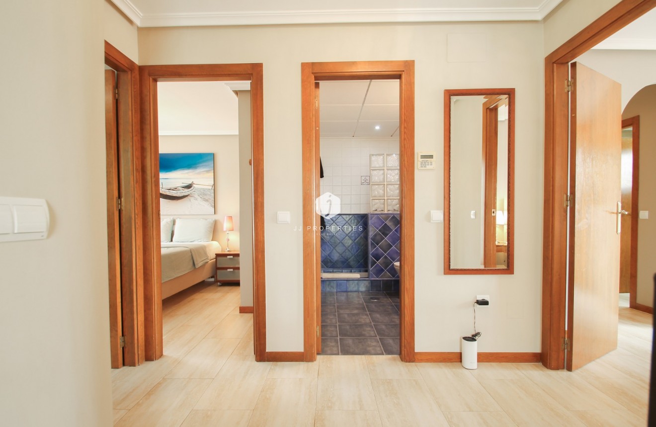 Tweedehands - Villa -
Torrevieja - Costa Blanca