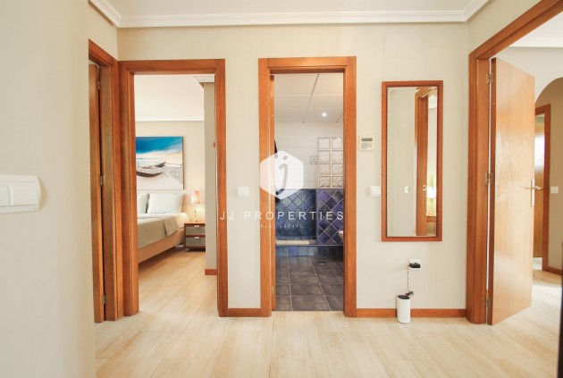 Tweedehands - Villa -
Torrevieja - Costa Blanca