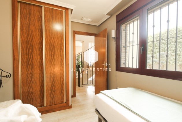 Tweedehands - Villa -
Torrevieja - Costa Blanca