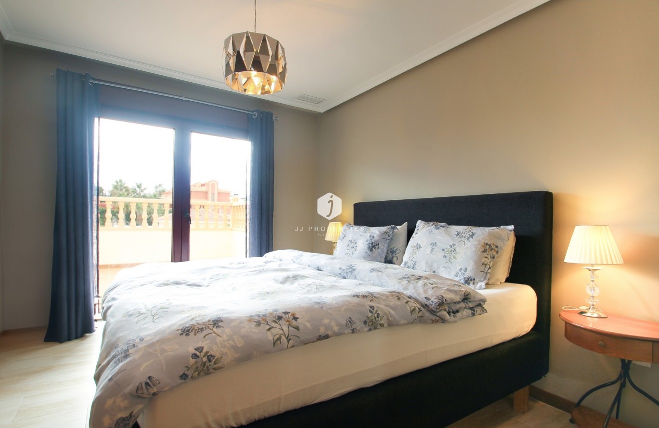 Tweedehands - Villa -
Torrevieja - Costa Blanca