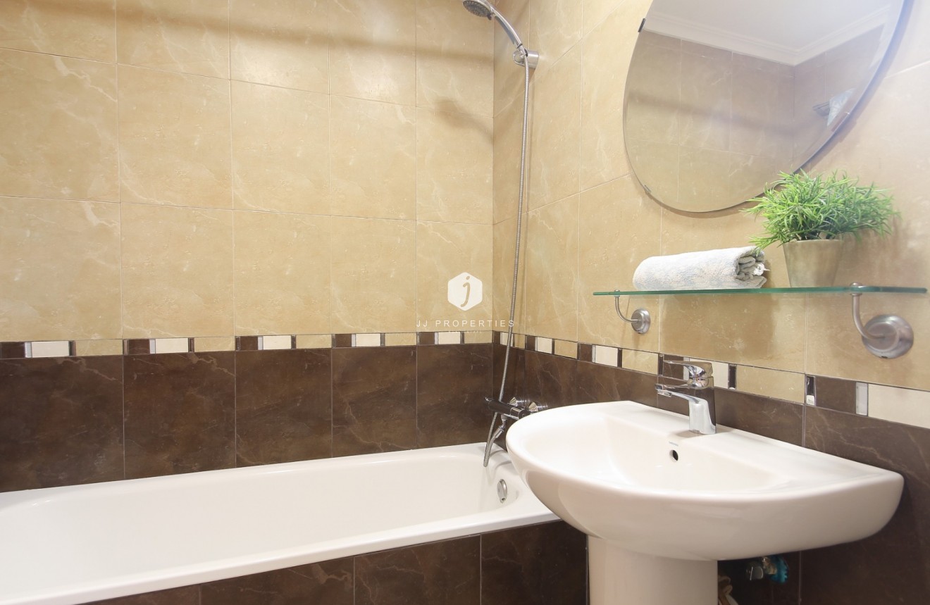 Tweedehands - Villa -
Torrevieja - Costa Blanca