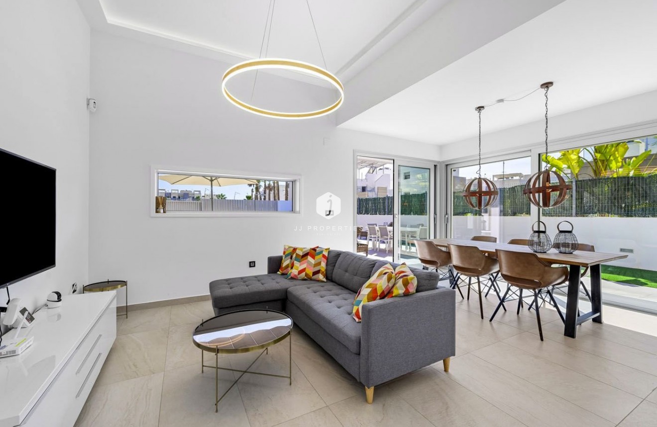 Tweedehands - Villa -
Guardamar del Segura - Costa Blanca