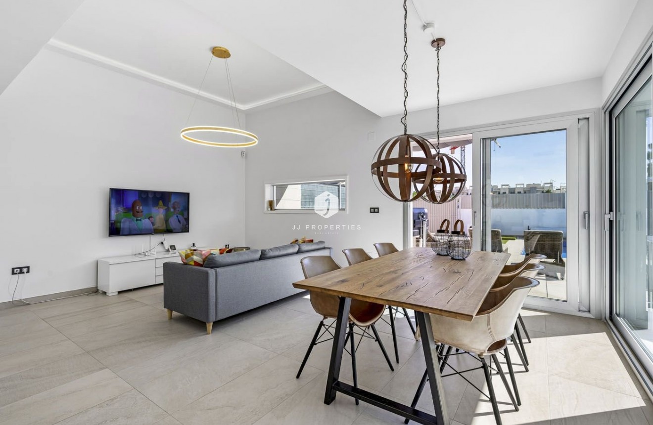 Tweedehands - Villa -
Guardamar del Segura - Costa Blanca