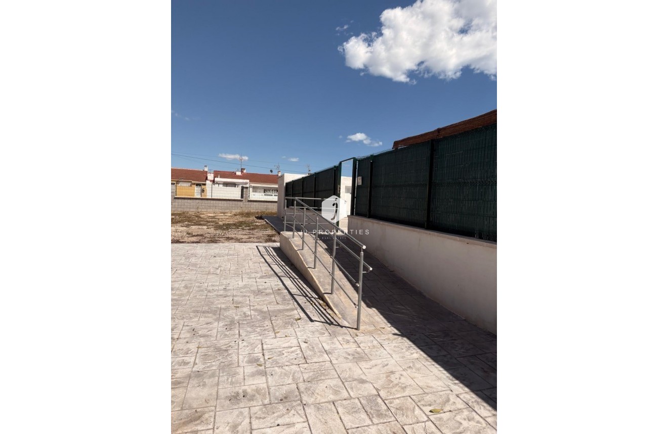 Tweedehands - Chalet -
Torrevieja - La Siesta - El Salado - Torreta