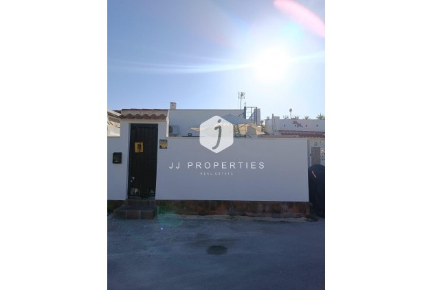 Tweedehands - Chalet -
Torrevieja - La Siesta - El Salado - Torreta