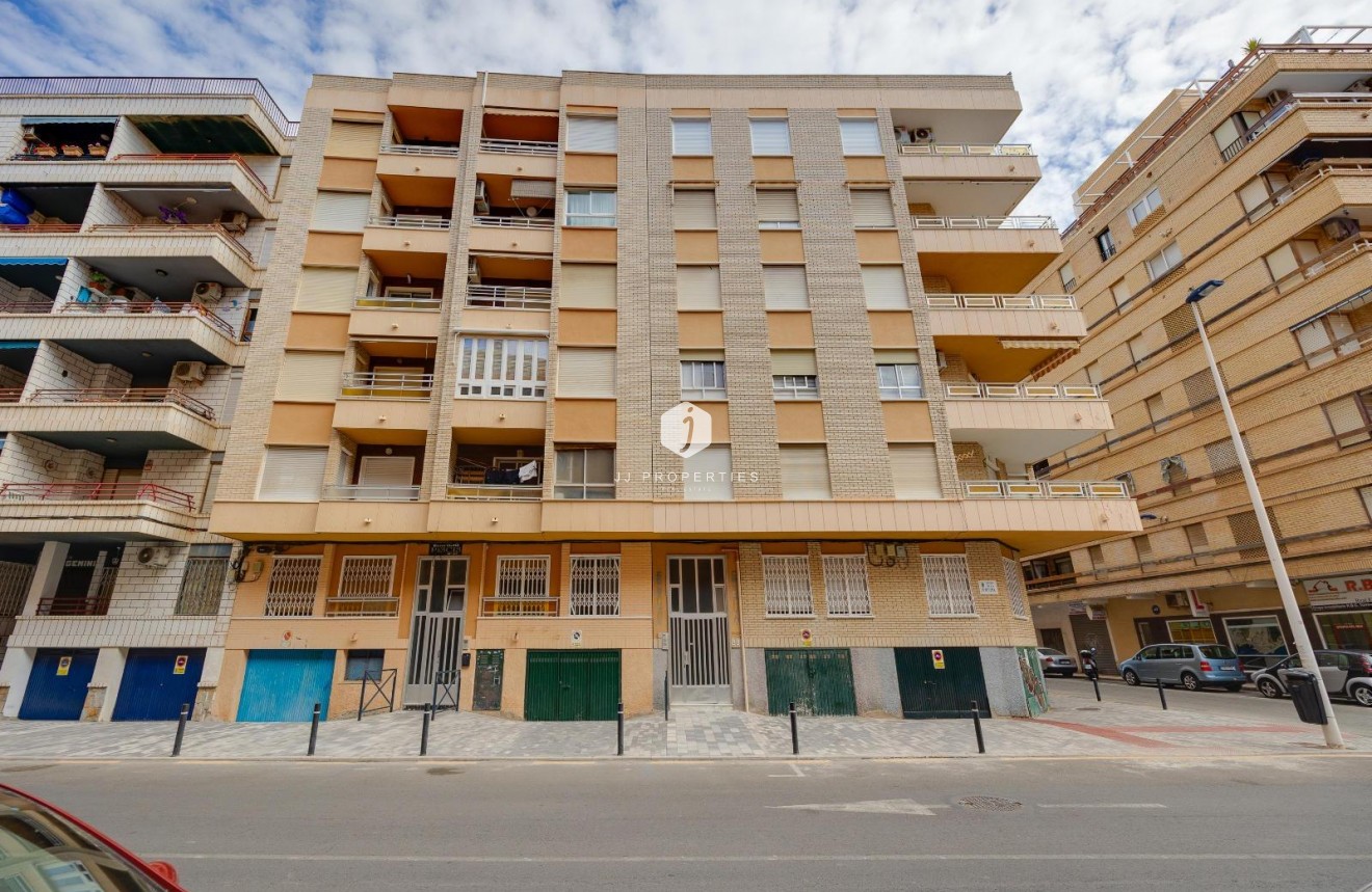 Tweedehands - Appartement / flat -
Torrevieja - Playa del Cura