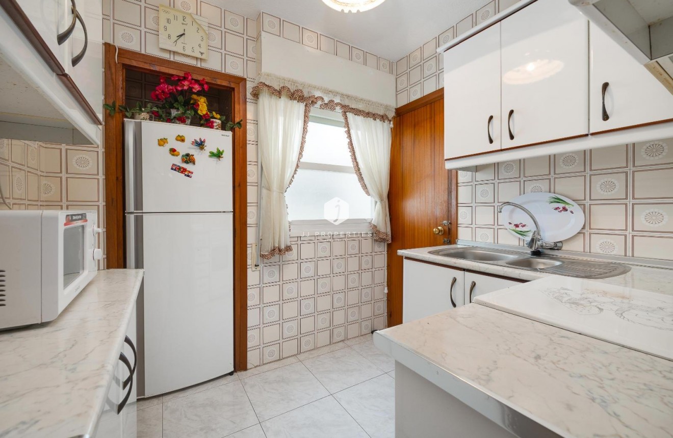 Tweedehands - Appartement / flat -
Torrevieja - Playa del Cura