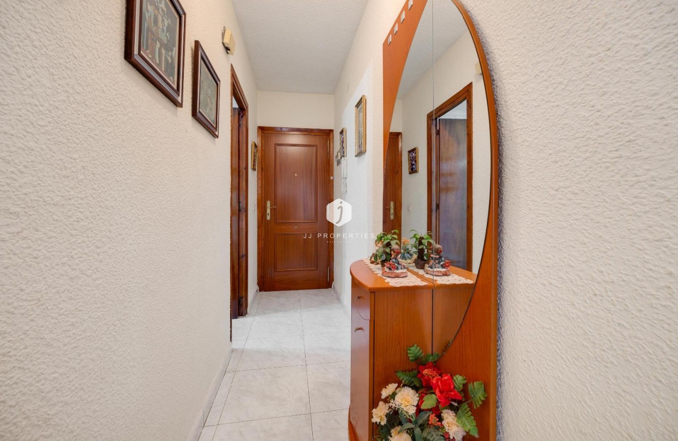 Tweedehands - Appartement / flat -
Torrevieja - Playa del Cura