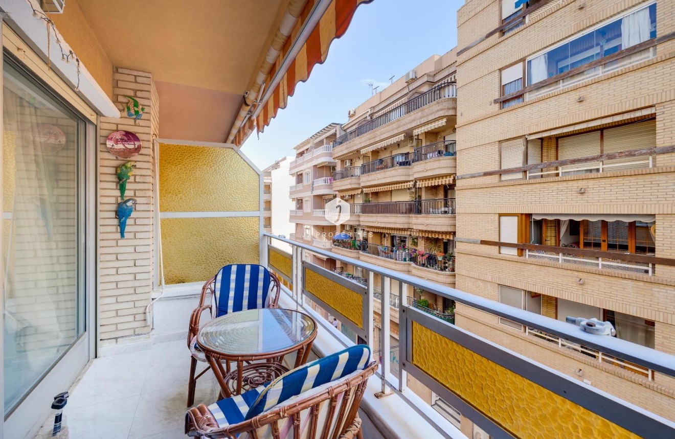 Tweedehands - Appartement / flat -
Torrevieja - Playa del Cura