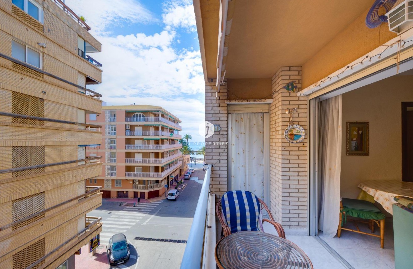 Tweedehands - Appartement / flat -
Torrevieja - Playa del Cura