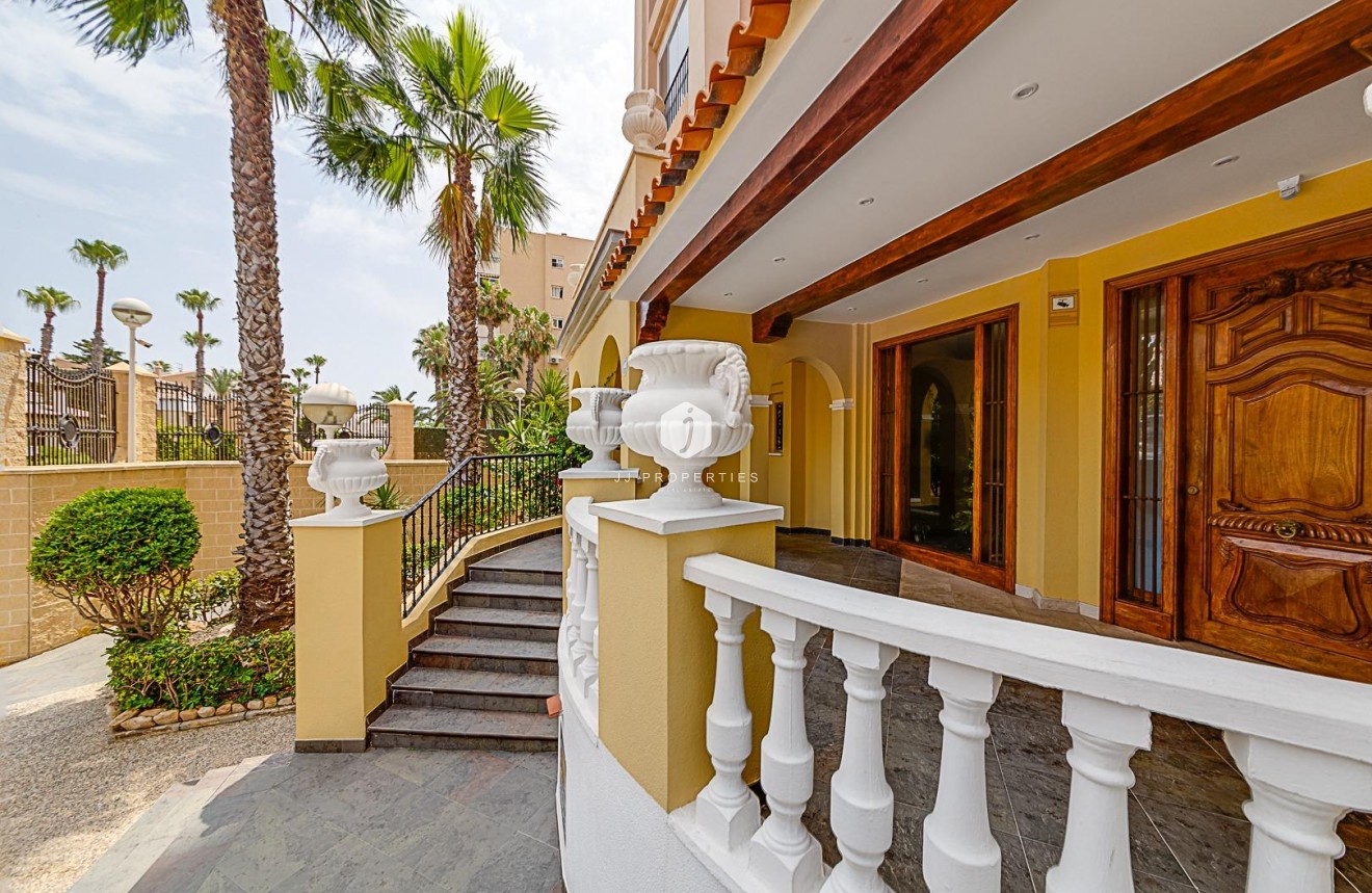 Tweedehands - Appartement / flat -
Torrevieja - Playa de los Locos