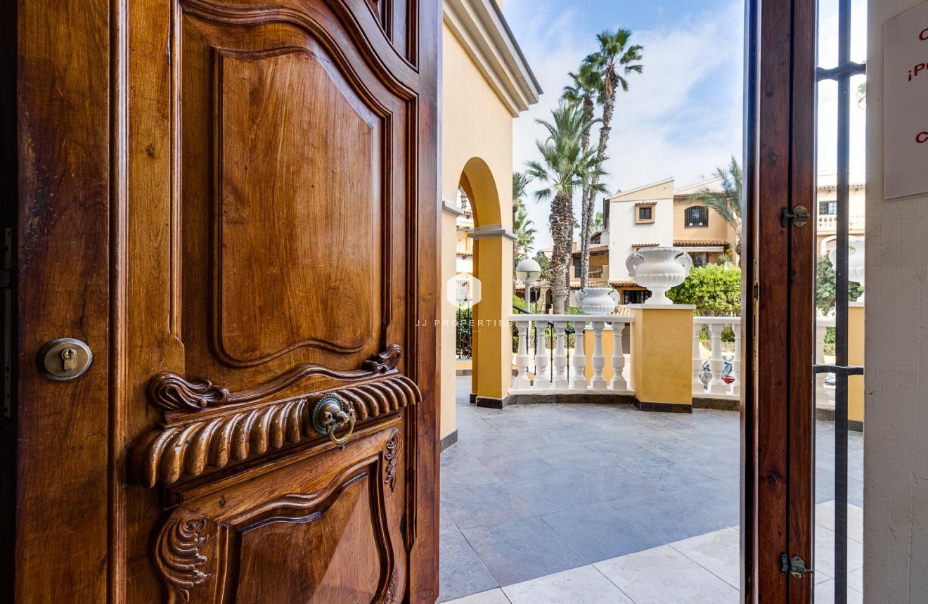 Tweedehands - Appartement / flat -
Torrevieja - Playa de los Locos