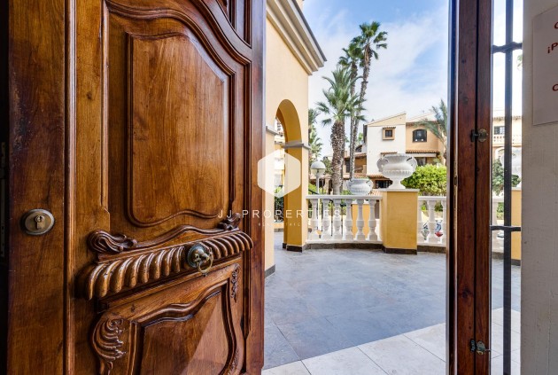 Tweedehands - Appartement / flat -
Torrevieja - Playa de los Locos