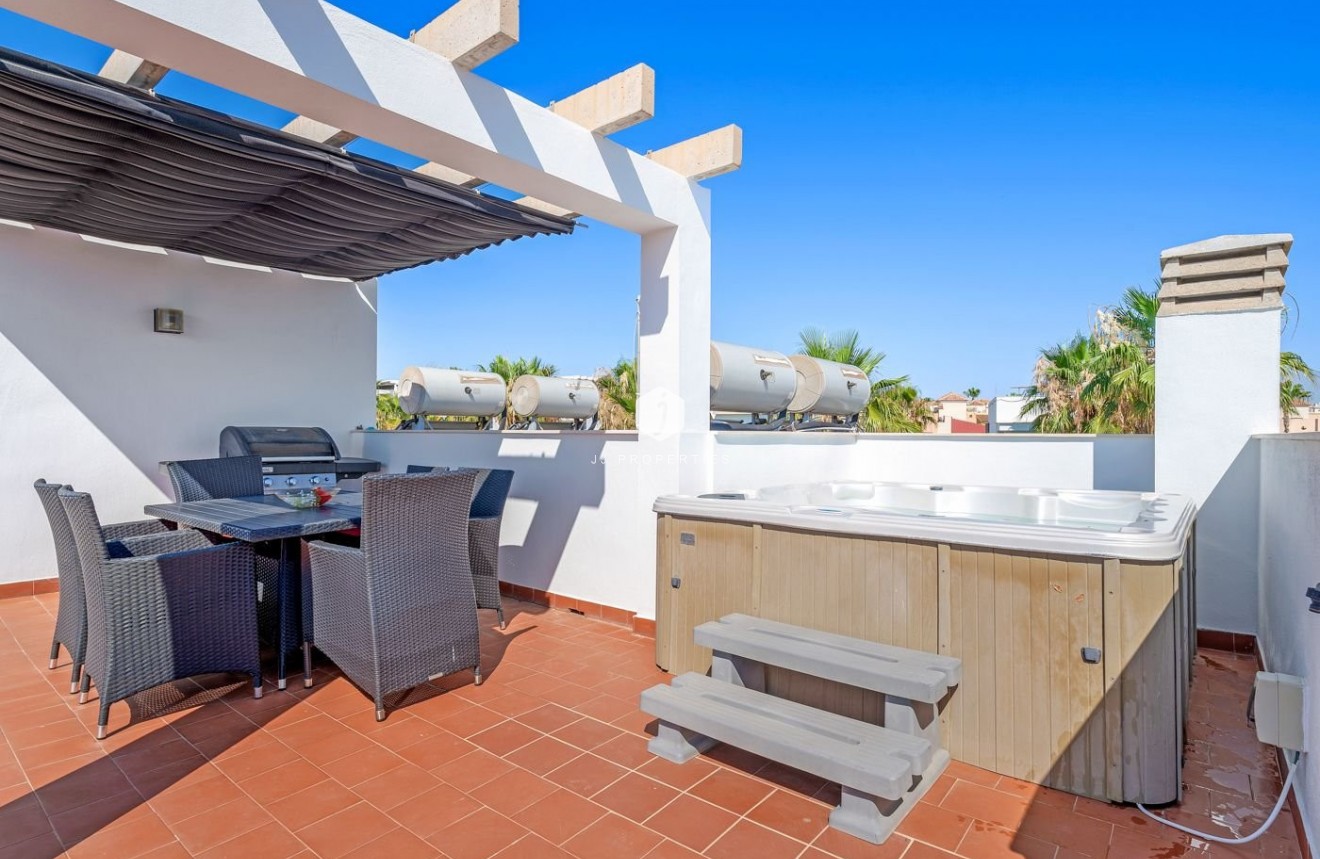 Tweedehands - Bungalow -
Punta Prima - Costa Blanca