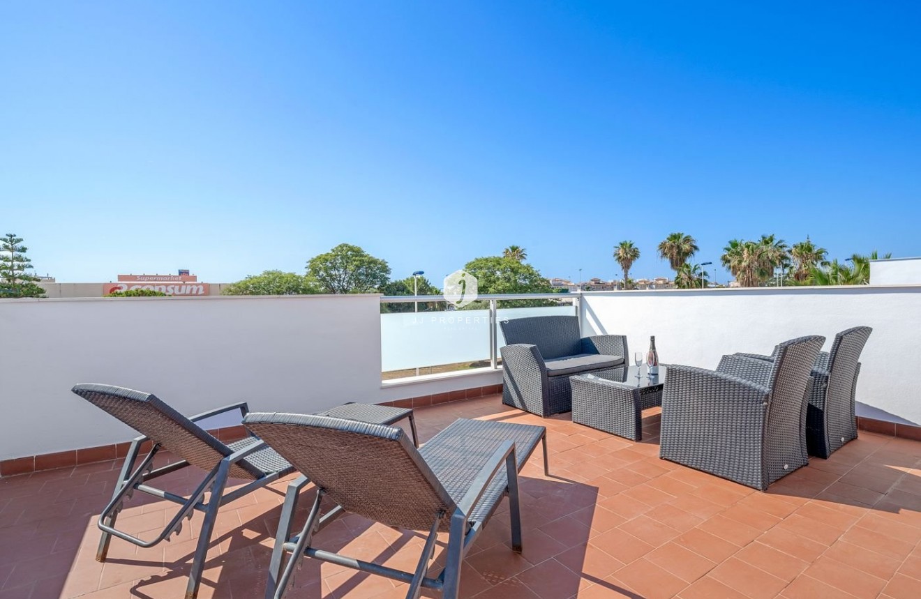 Tweedehands - Bungalow -
Punta Prima - Costa Blanca