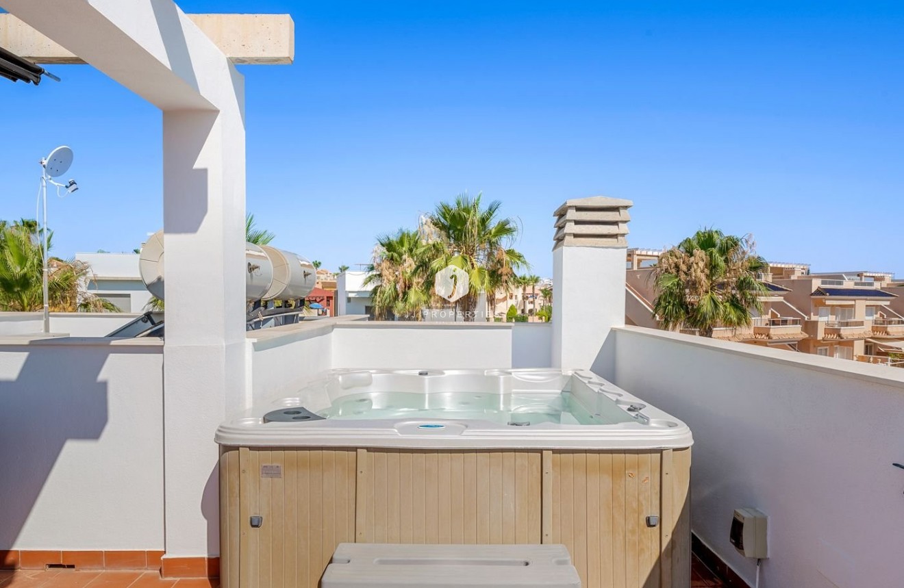 Tweedehands - Bungalow -
Punta Prima - Costa Blanca