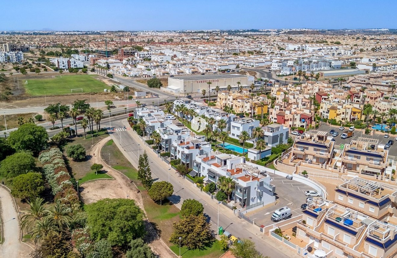 Tweedehands - Bungalow -
Punta Prima - Costa Blanca