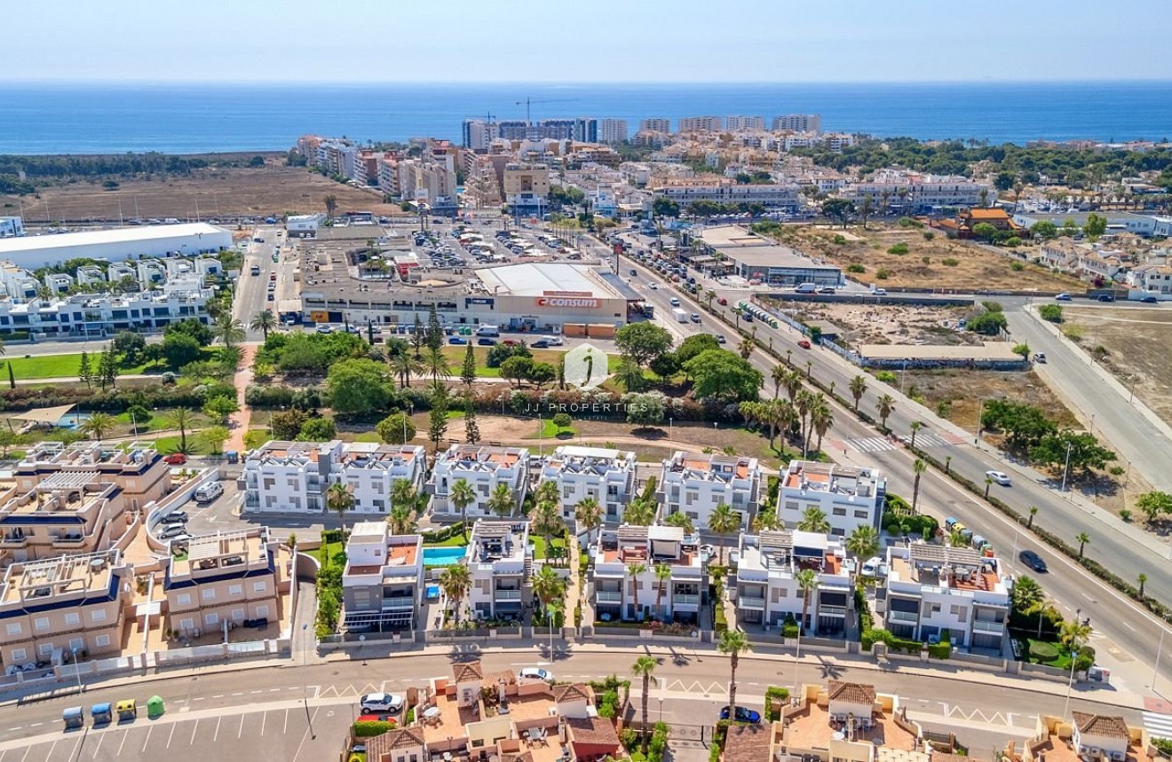 Tweedehands - Bungalow -
Punta Prima - Costa Blanca