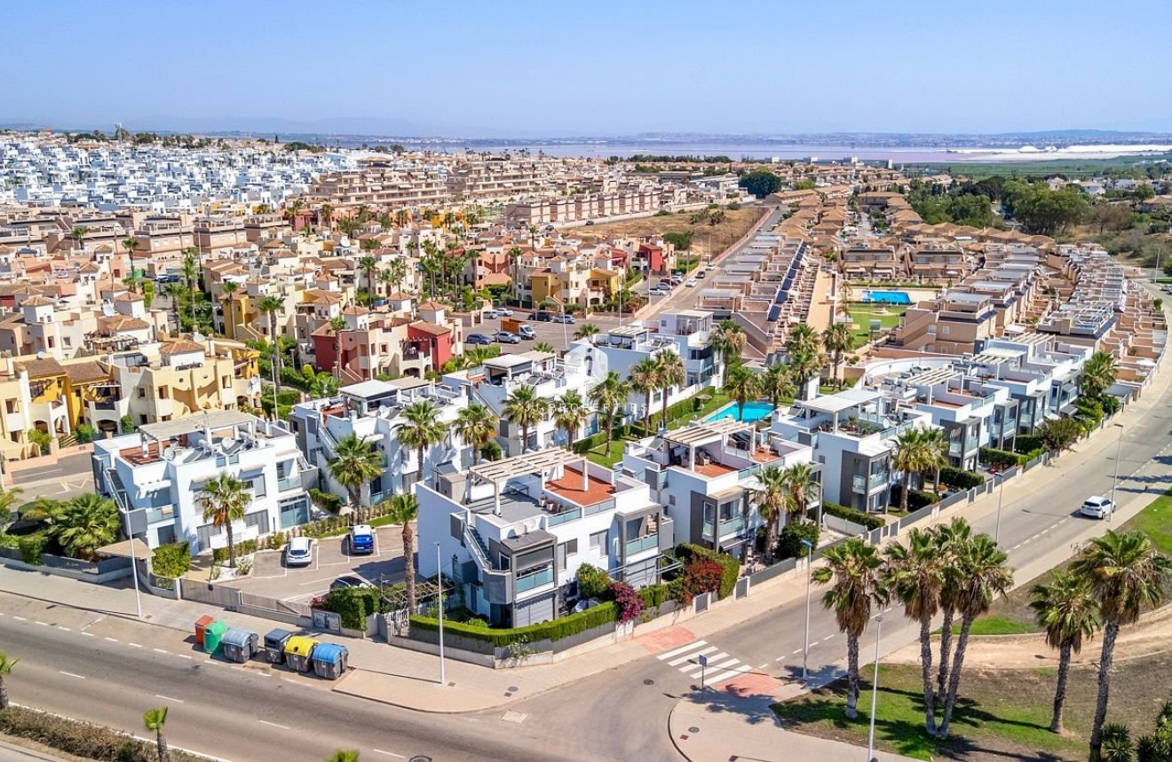 Tweedehands - Bungalow -
Punta Prima - Costa Blanca