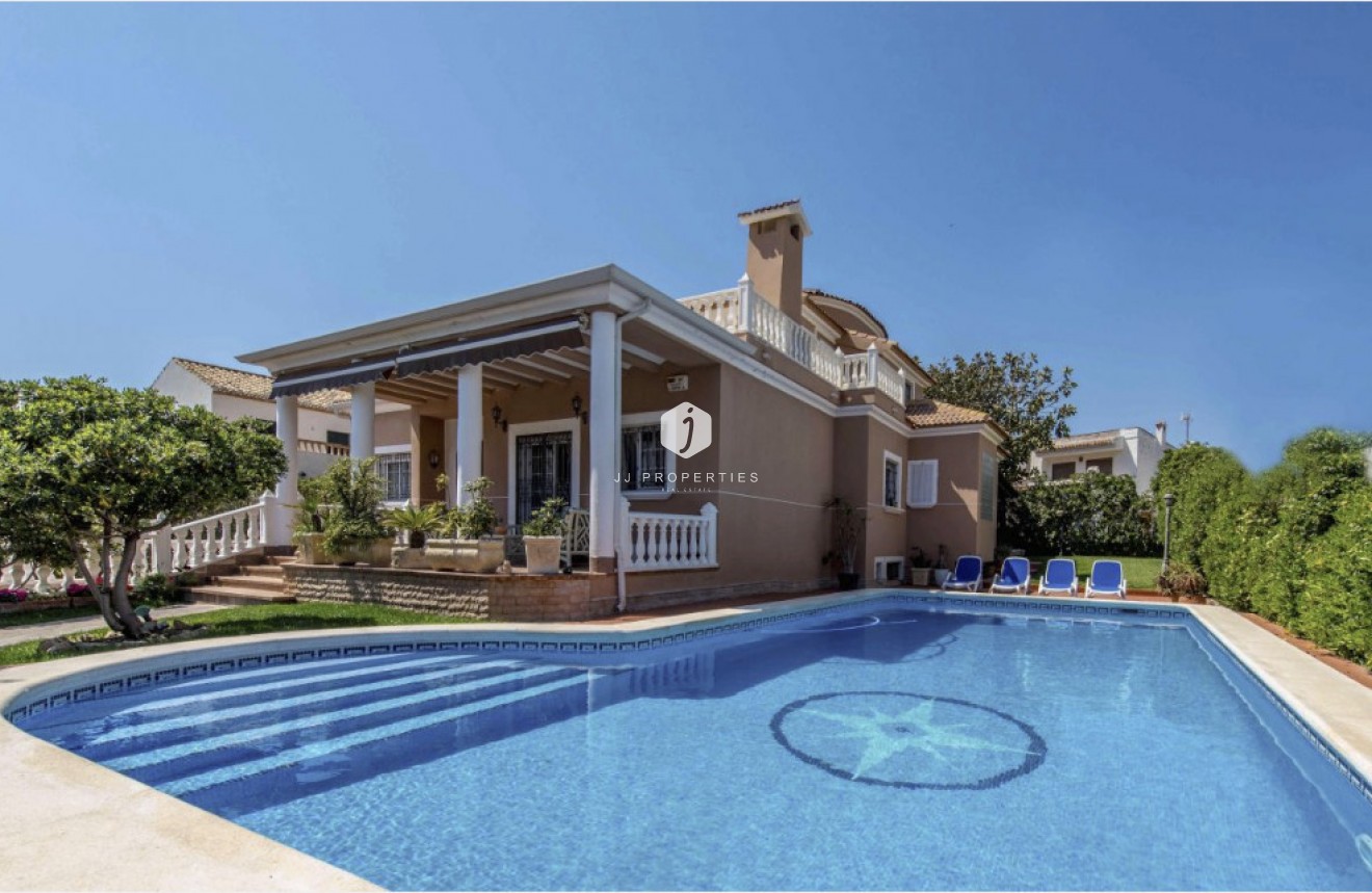 Tweedehands - Villa -
La Mata - Costa Blanca