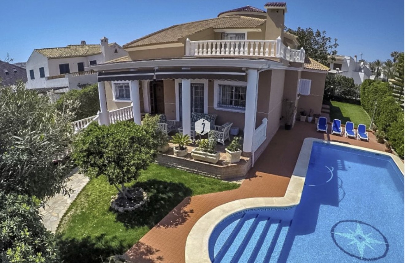 Tweedehands - Villa -
La Mata - Costa Blanca